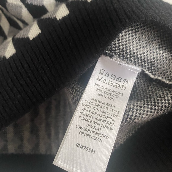 CHRISTIAN SIRIANO Oversized Sweater Vest - Picture 4 of 5